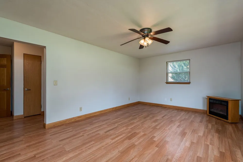 109 Jay Street Le Sueur, MN 56058