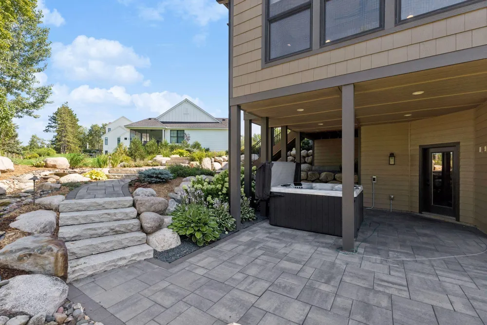 607 Heritage Place Stillwater, MN 55082