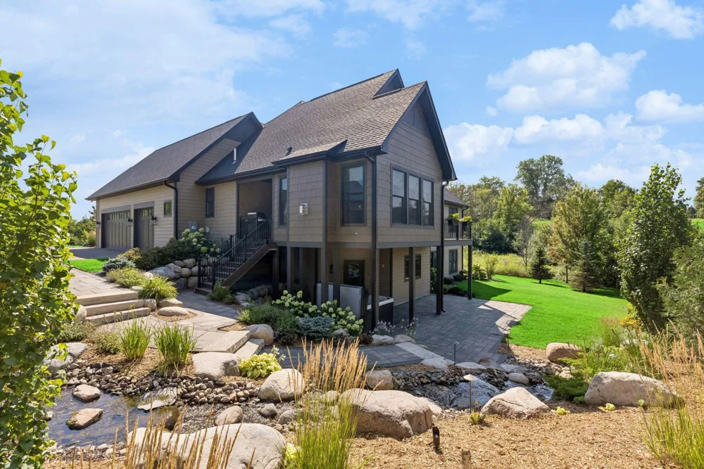 607 Heritage Place Stillwater, MN 55082