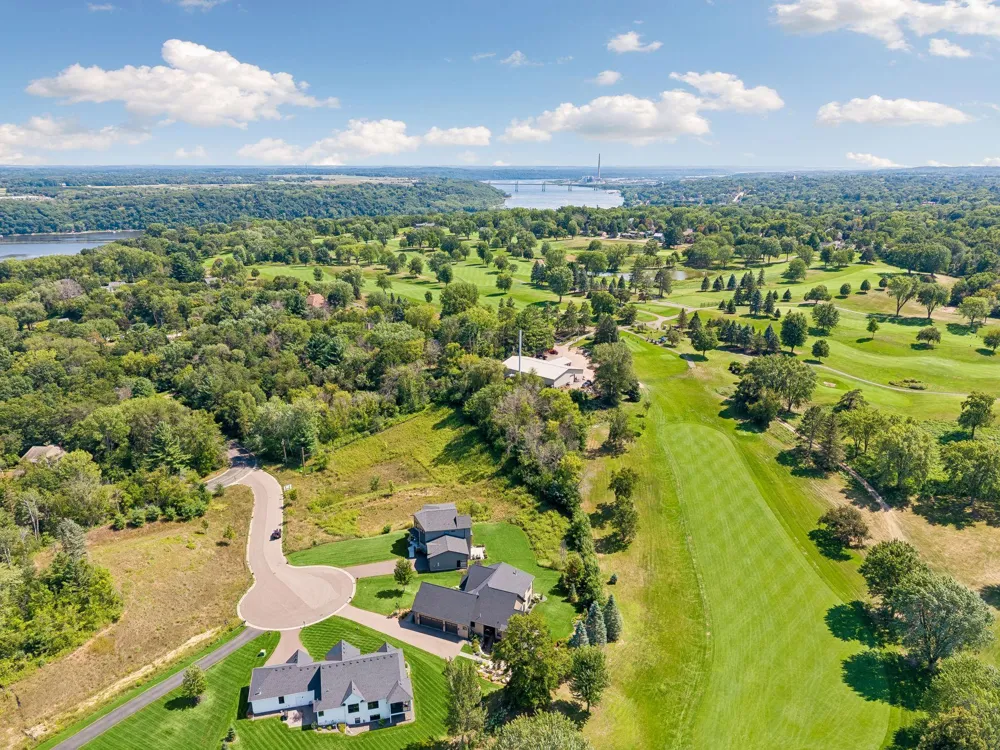 607 Heritage Place Stillwater, MN 55082