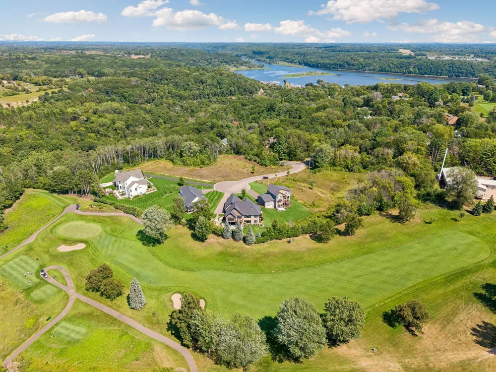 607 Heritage Place Stillwater, MN 55082