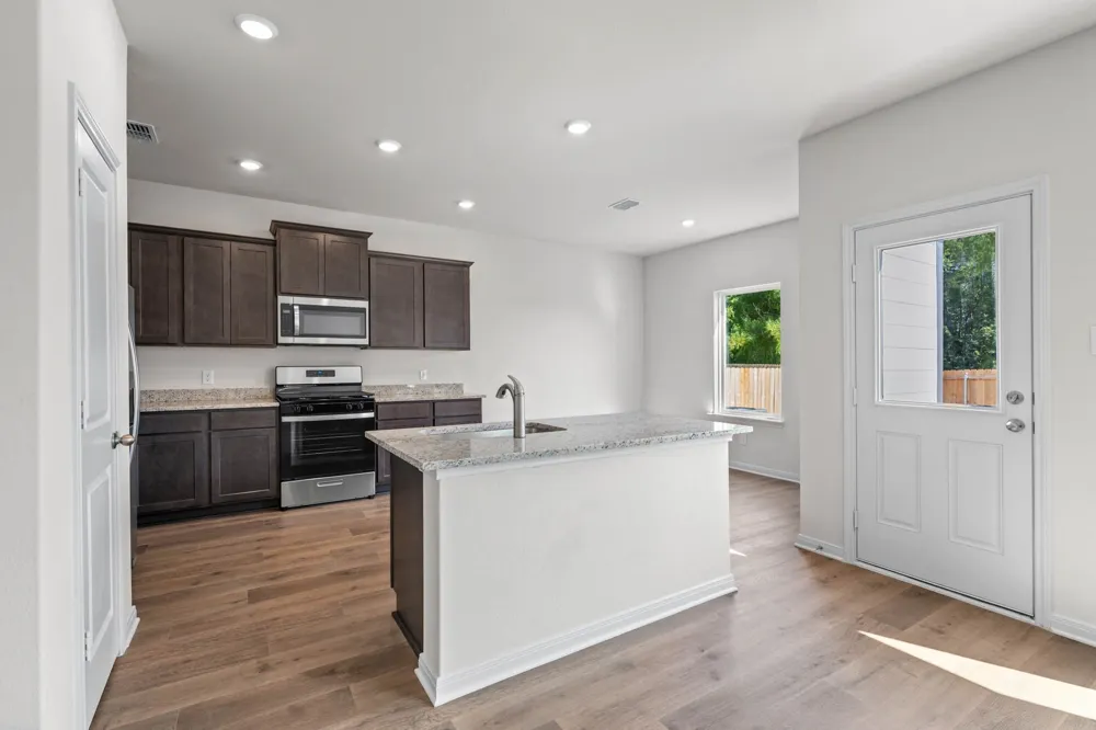 8436 White Wolf Trail Ponder, TX 76259