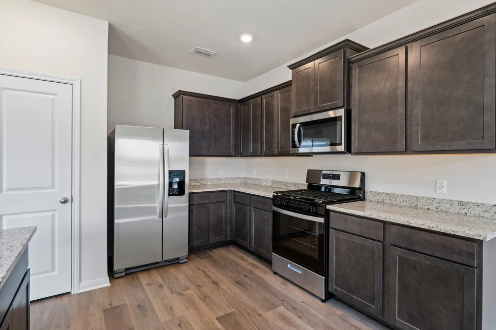 8436 White Wolf Trail Ponder, TX 76259