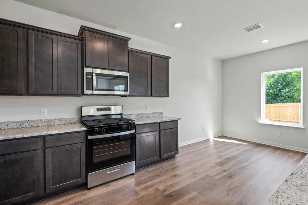 8436 White Wolf Trail Ponder, TX 76259