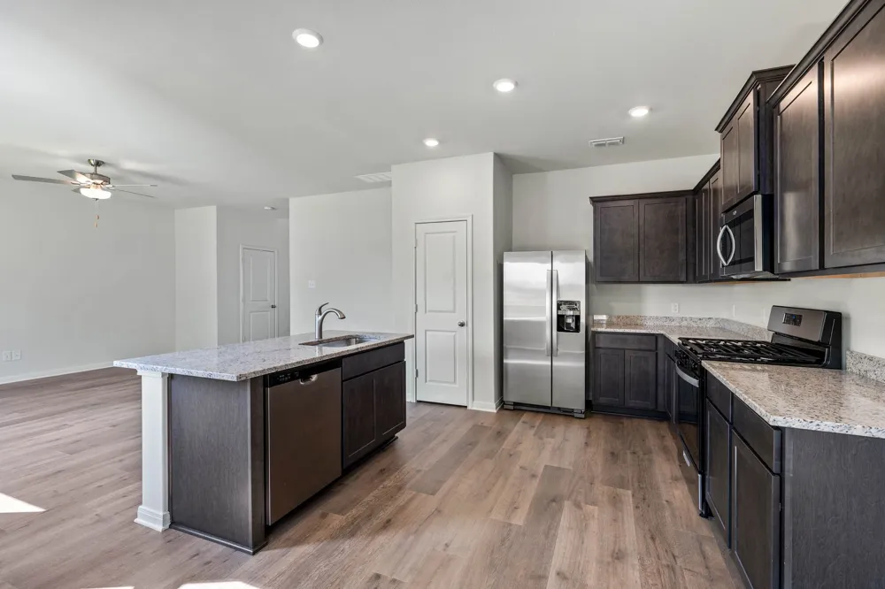 8436 White Wolf Trail Ponder, TX 76259