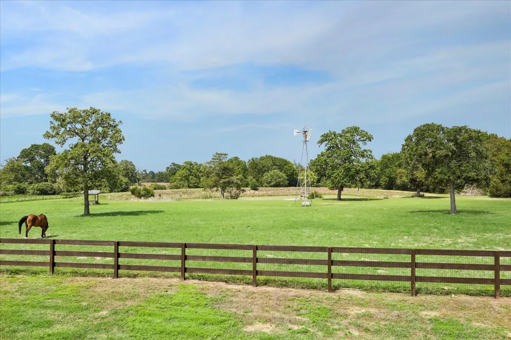 15946 Fm 1094 Cat Spring, TX 78933