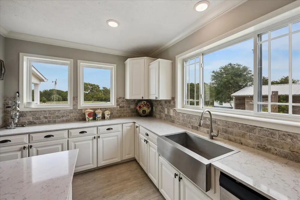 15946 Fm 1094 Cat Spring, TX 78933