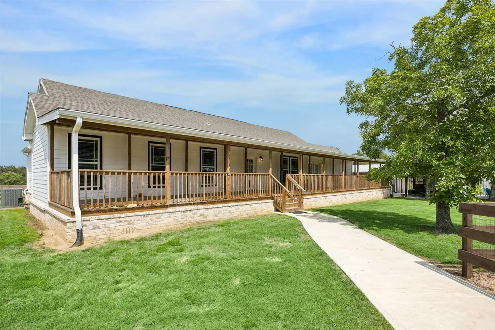 15946 Fm 1094 Cat Spring, TX 78933