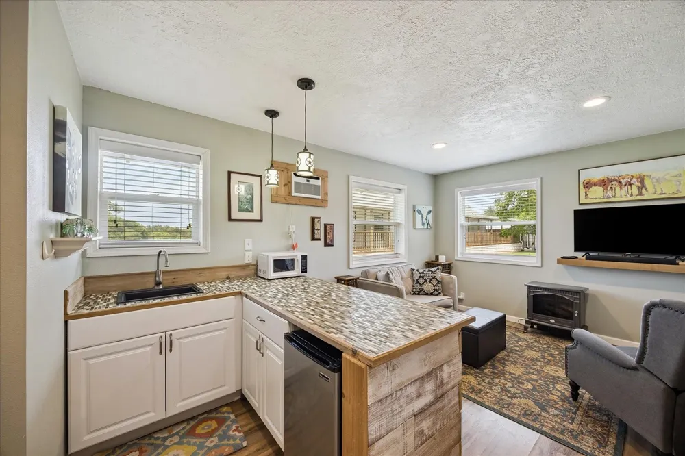 15946 Fm 1094 Cat Spring, TX 78933