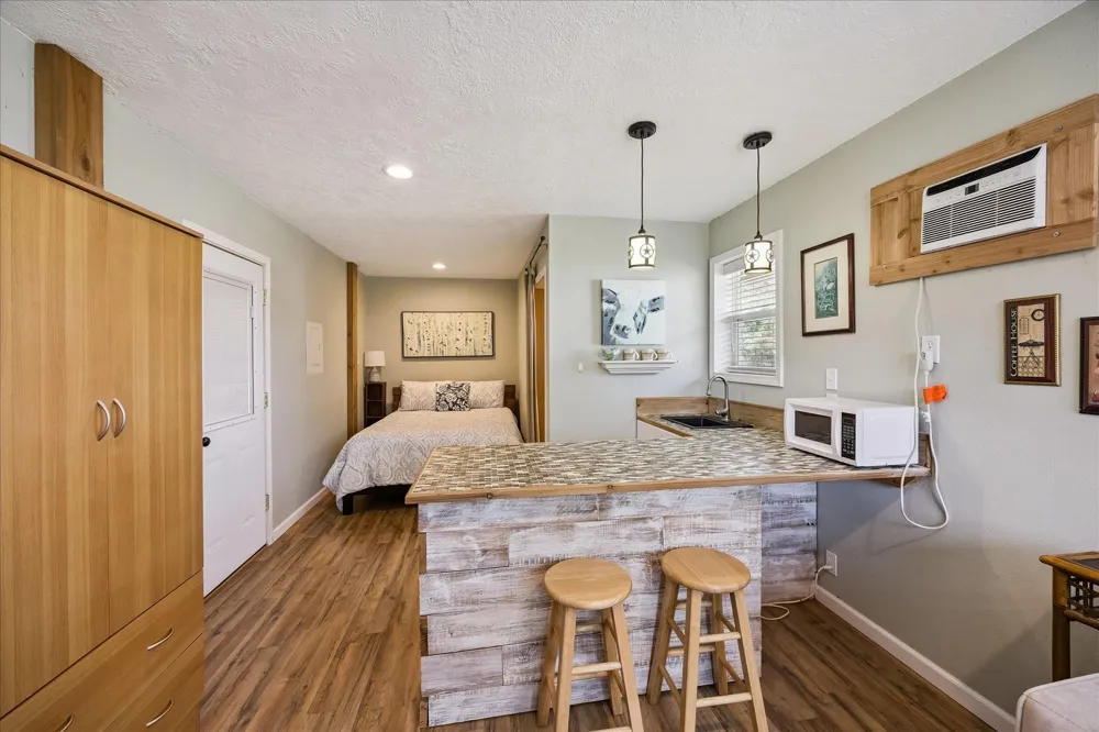 15946 Fm 1094 Cat Spring, TX 78933