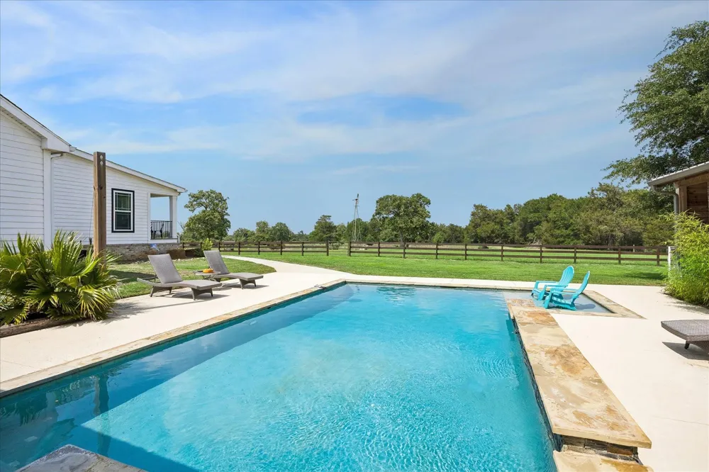 15946 Fm 1094 Cat Spring, TX 78933