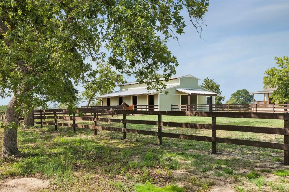 15946 Fm 1094 Cat Spring, TX 78933