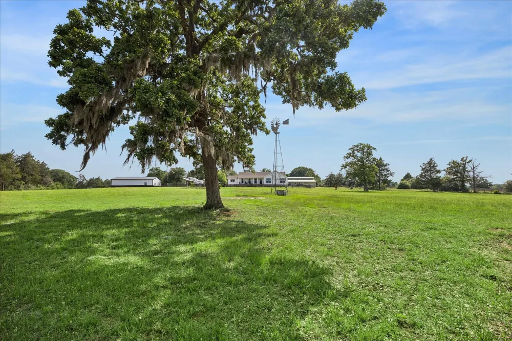 15946 Fm 1094 Cat Spring, TX 78933