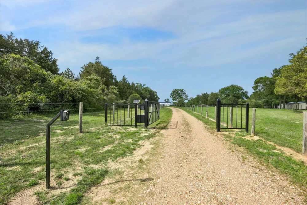 15946 Fm 1094 Cat Spring, TX 78933