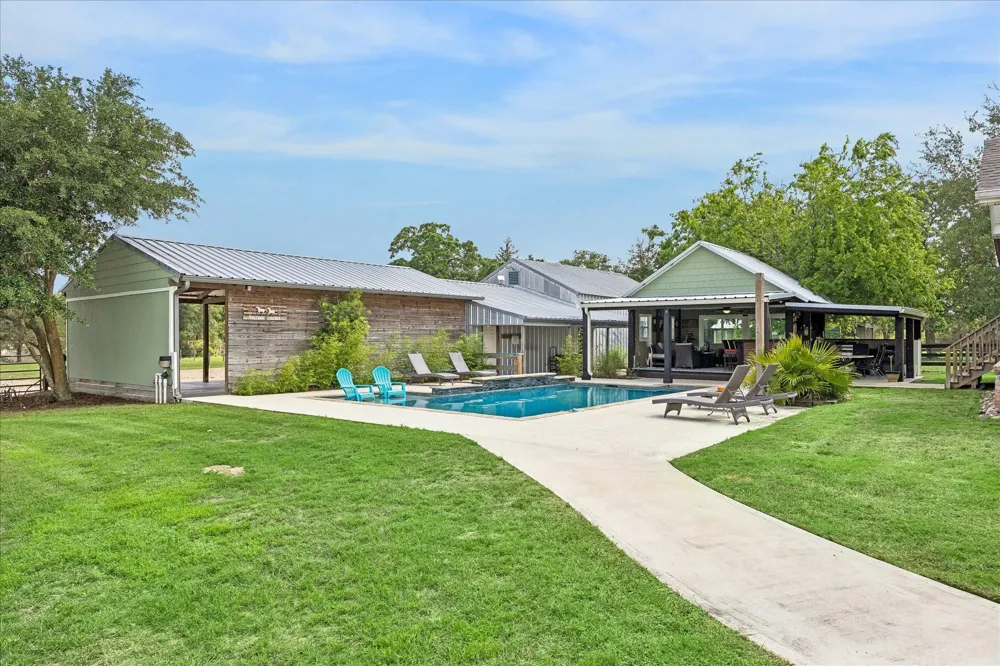 15946 Fm 1094 Cat Spring, TX 78933