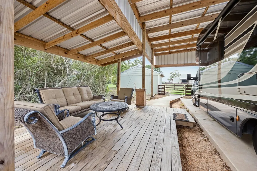 15946 Fm 1094 Cat Spring, TX 78933