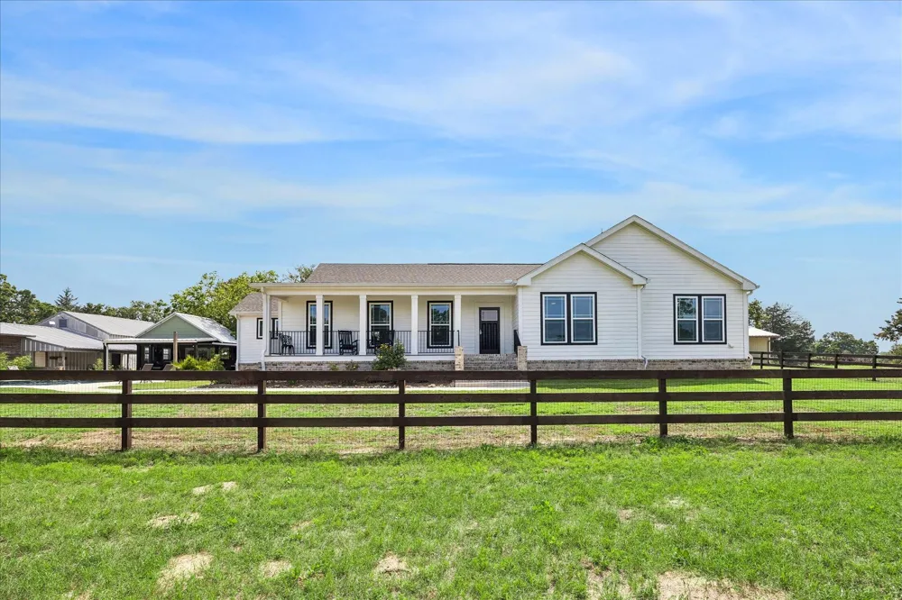 15946 Fm 1094 Cat Spring, TX 78933