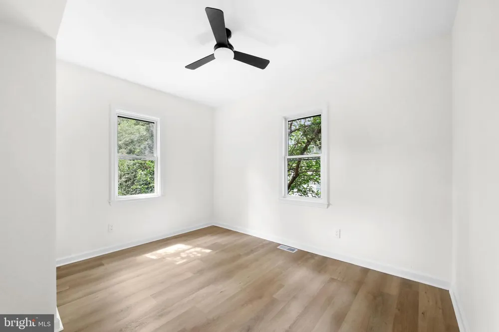 865 READ AVENUE Runnemede, NJ 08078