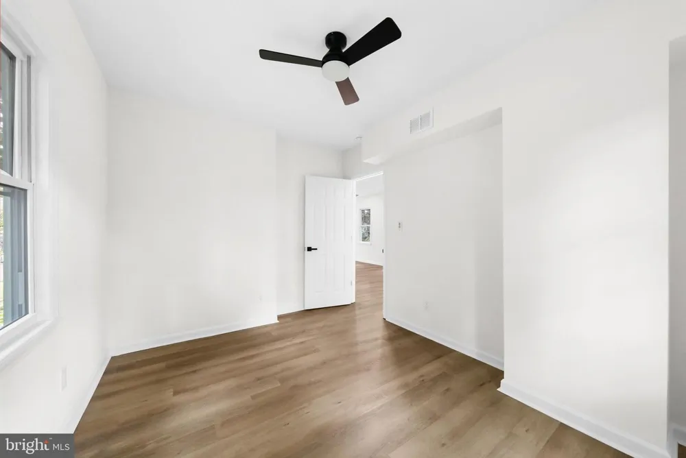 865 READ AVENUE Runnemede, NJ 08078
