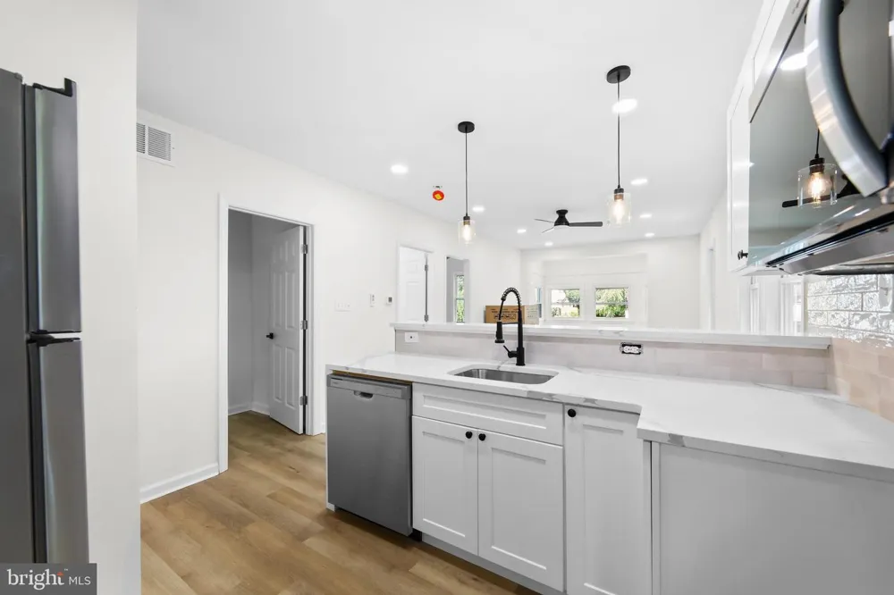 865 READ AVENUE Runnemede, NJ 08078