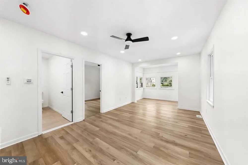 865 READ AVENUE Runnemede, NJ 08078