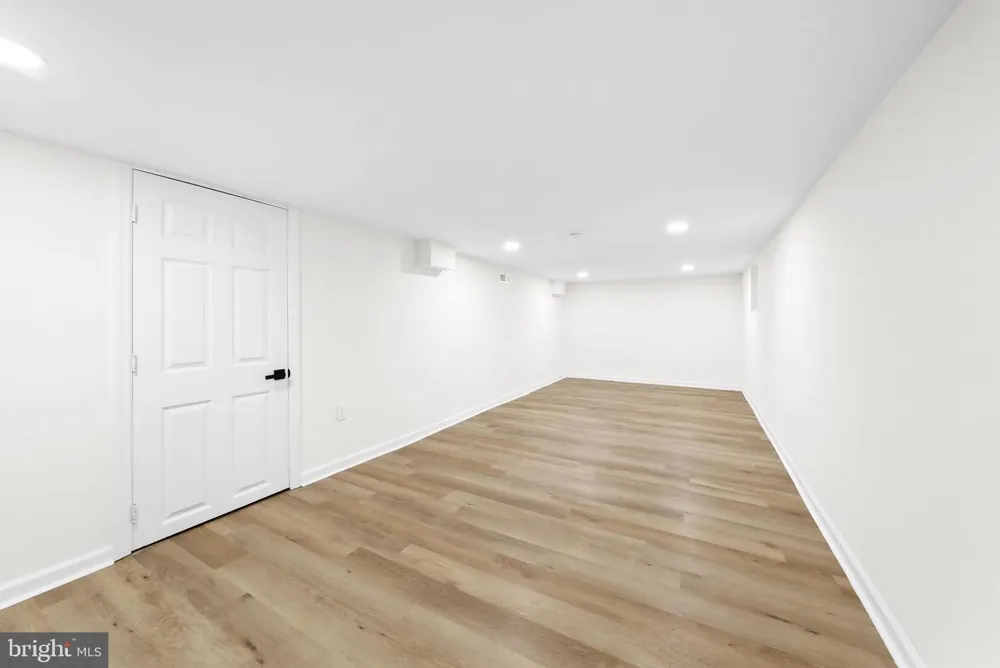 865 READ AVENUE Runnemede, NJ 08078