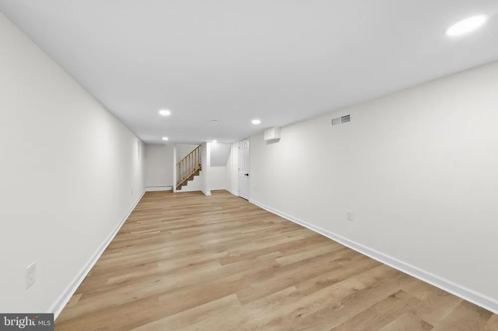 865 READ AVENUE Runnemede, NJ 08078