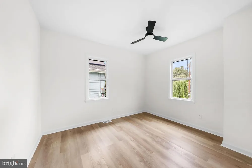 865 READ AVENUE Runnemede, NJ 08078