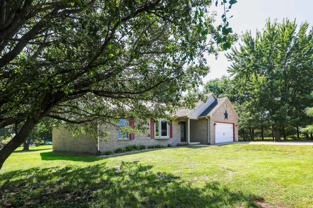15025 S 376 W Kentland, IN 47951