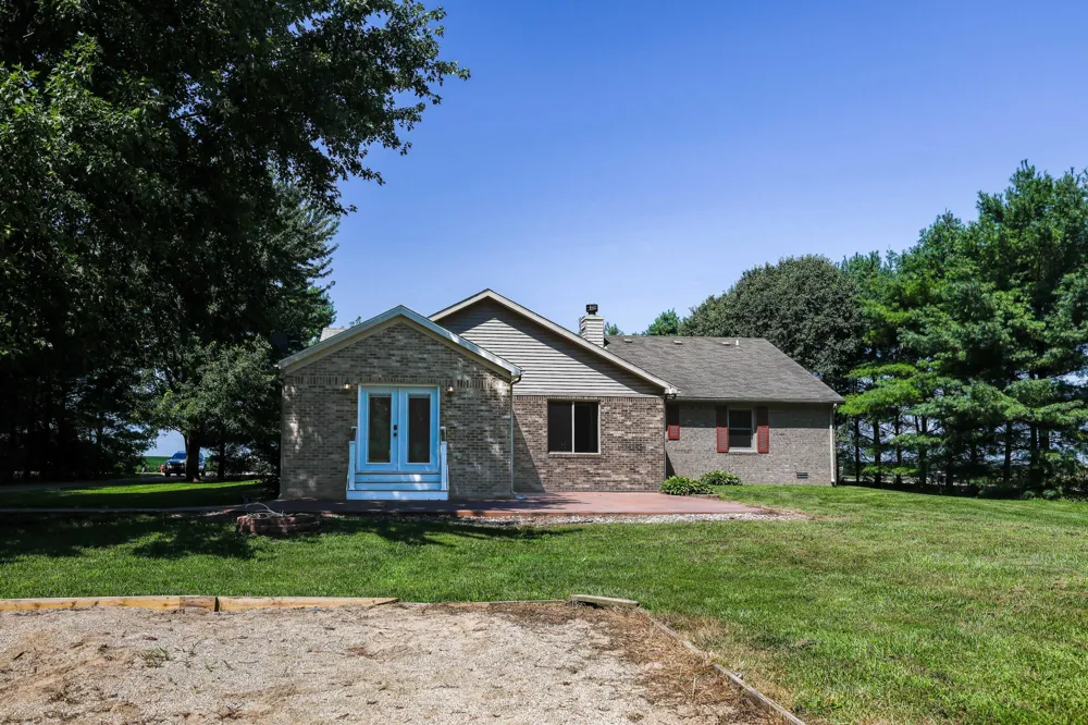 15025 S 376 W Kentland, IN 47951