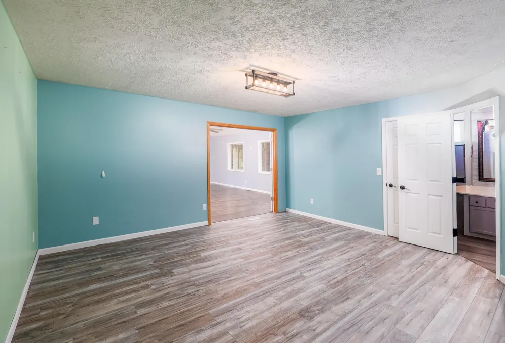 15025 S 376 W Kentland, IN 47951