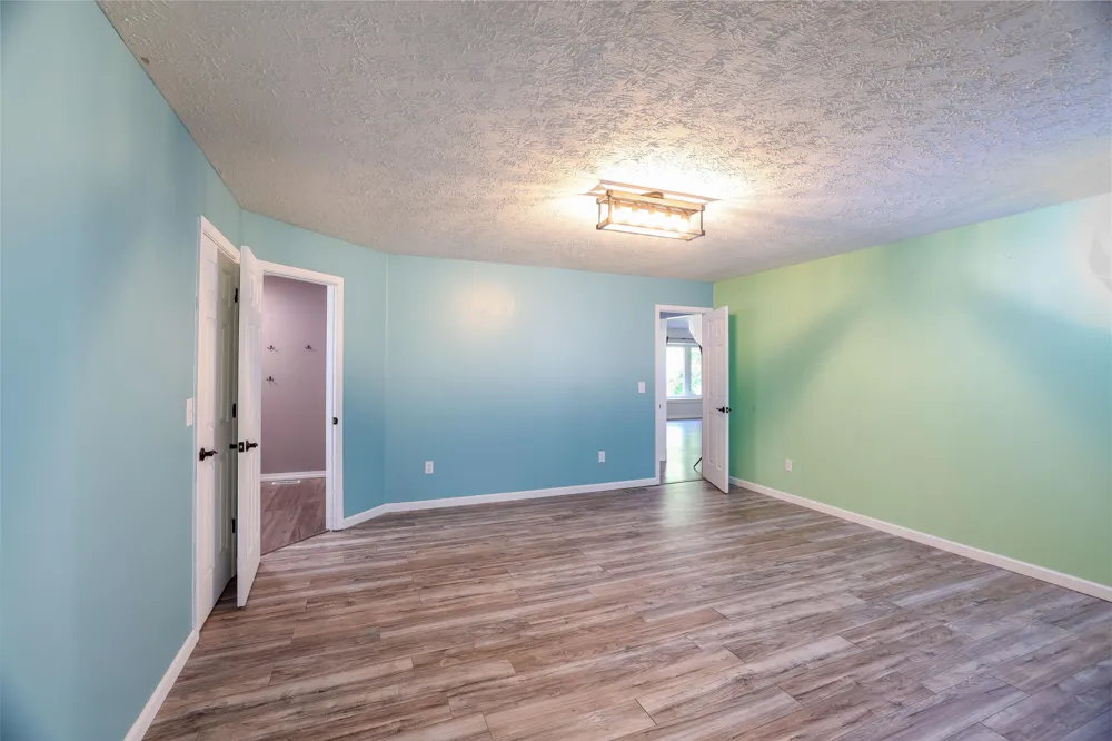 15025 S 376 W Kentland, IN 47951