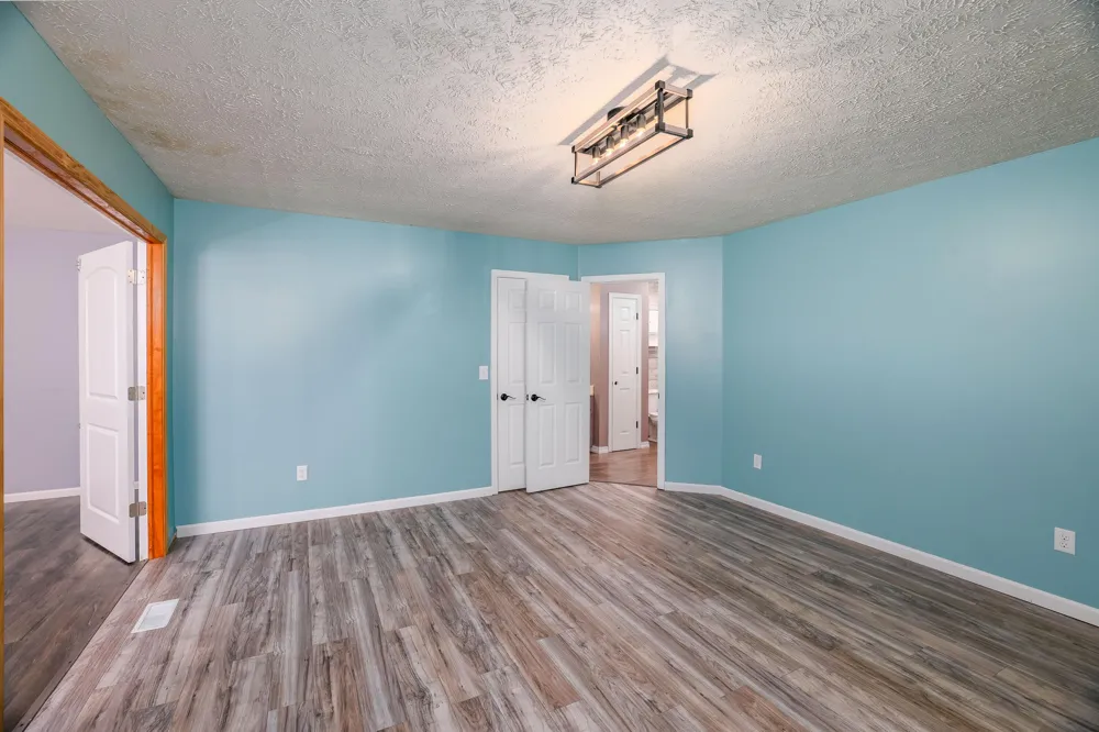 15025 S 376 W Kentland, IN 47951
