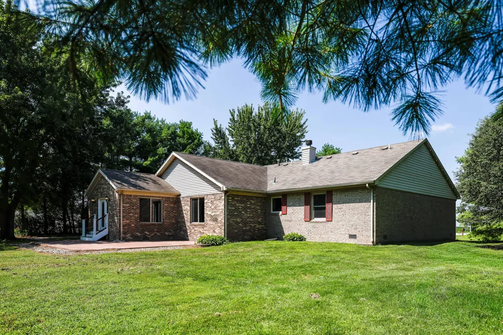 15025 S 376 W Kentland, IN 47951