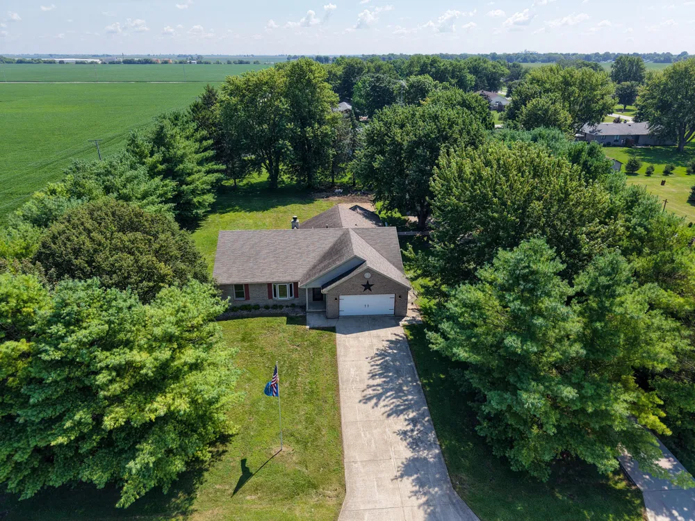 15025 S 376 W Kentland, IN 47951