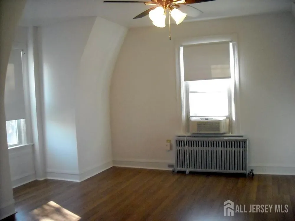 301 Penfield Place #301 Dunellen, NJ 08812