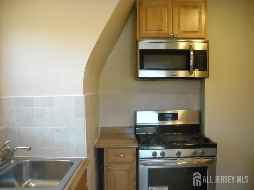 301 Penfield Place #301 Dunellen, NJ 08812