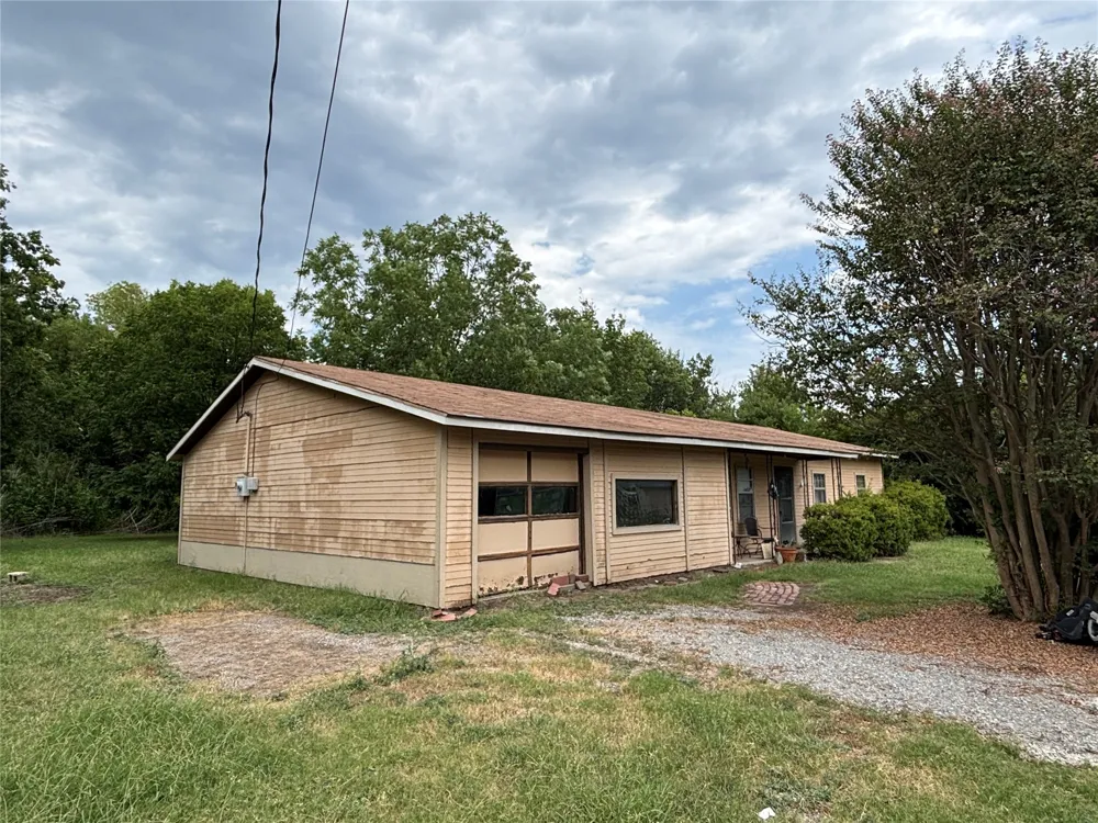 106 Russell Road Caddo, OK 74729
