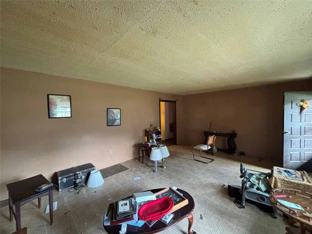 106 Russell Road Caddo, OK 74729