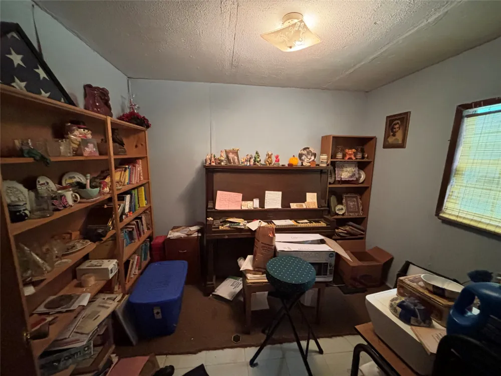 106 Russell Road Caddo, OK 74729