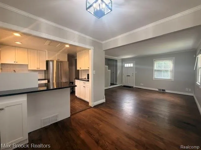 1682 Graefield Road Birmingham City, MI 48009
