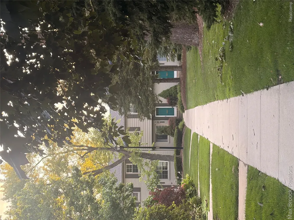 1682 Graefield Road Birmingham City, MI 48009