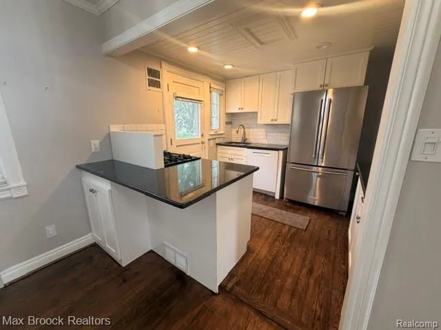 1682 Graefield Road Birmingham City, MI 48009