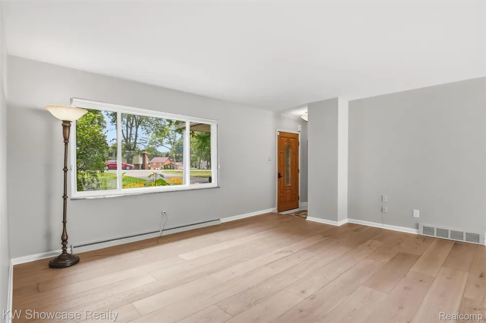 804 Bonita Drive White Lake Charter Township, MI 48383