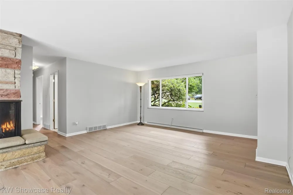 804 Bonita Drive White Lake Charter Township, MI 48383