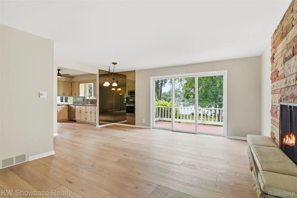 804 Bonita Drive White Lake Charter Township, MI 48383