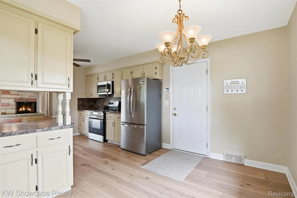 804 Bonita Drive White Lake Charter Township, MI 48383