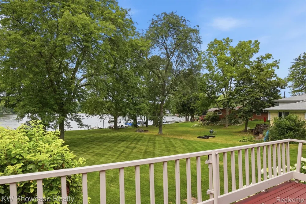 804 Bonita Drive White Lake Charter Township, MI 48383