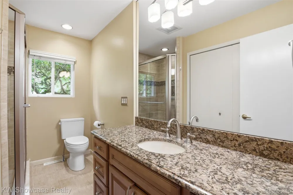 804 Bonita Drive White Lake Charter Township, MI 48383