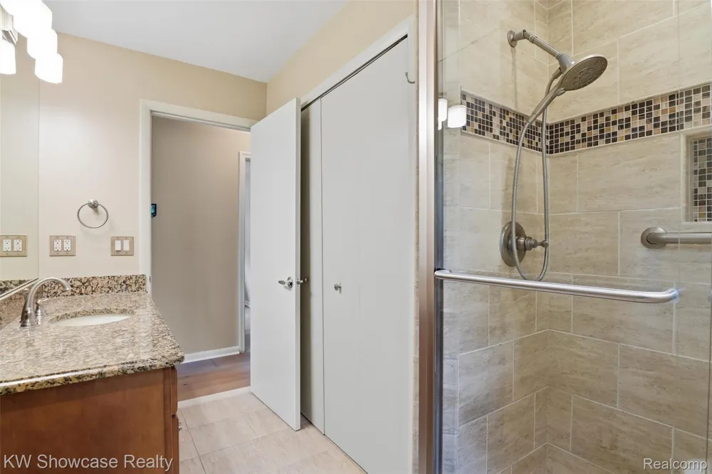 804 Bonita Drive White Lake Charter Township, MI 48383